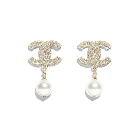 chanel summer 3018 pearl earrings|chanel ring earrings.